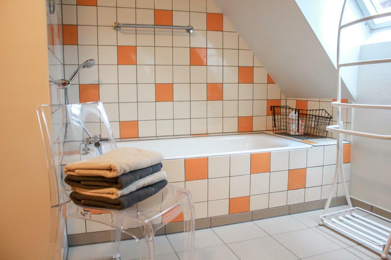 Appartement Passe Partout Lucenay-l'Eveque Exterior foto